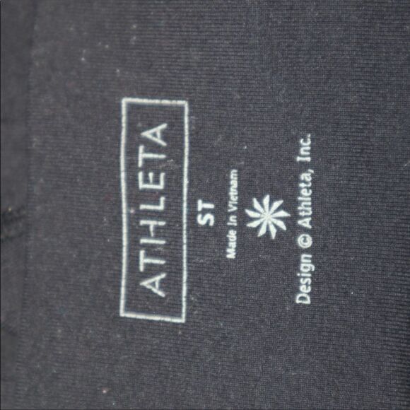 ✨ Athleta Fusion Flap Pocket Yoga Pants✨ - Picture 7 of 8